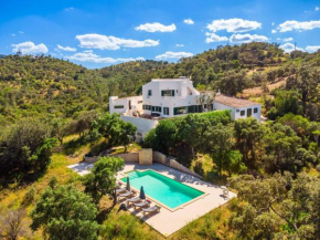 Villa Eiras Altas by Portucasa